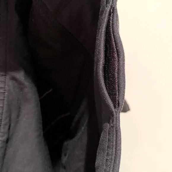 Lululemon low-rise running shorts - Picture 5 of 6